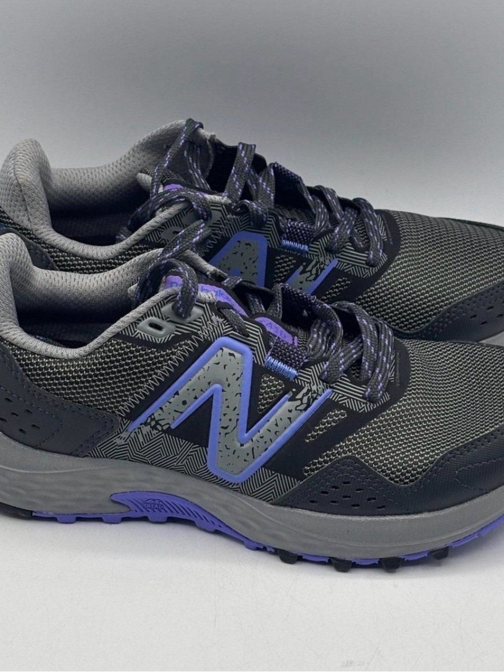 New Balance 410v8 trail running shoes
